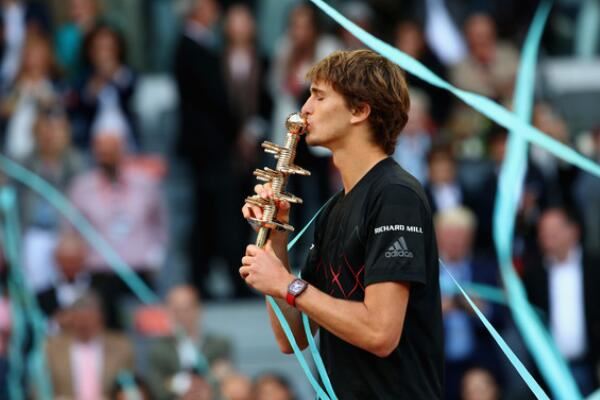 球在自行反 球在自行反