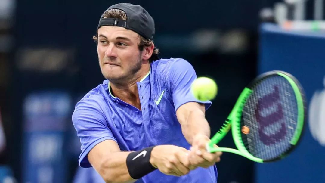 还是场下 还是场下